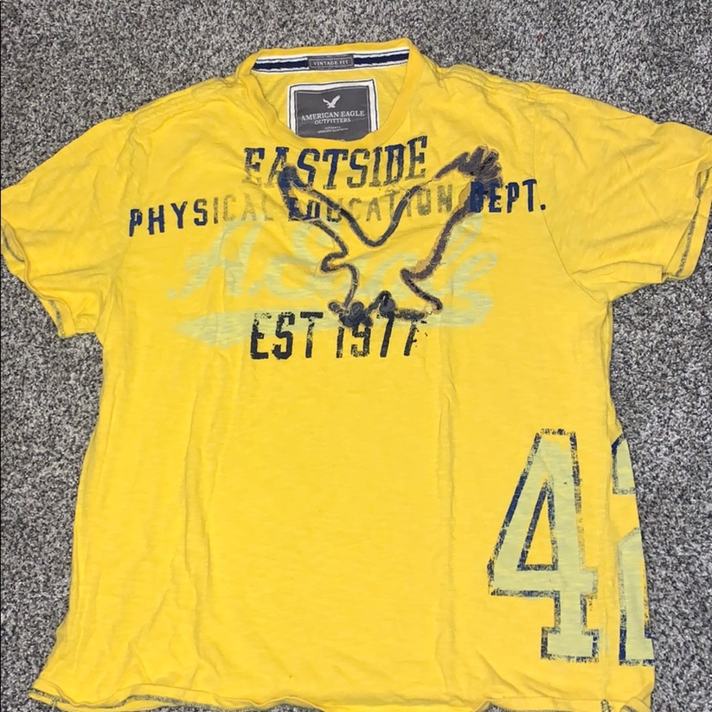 american eagle t- shirt